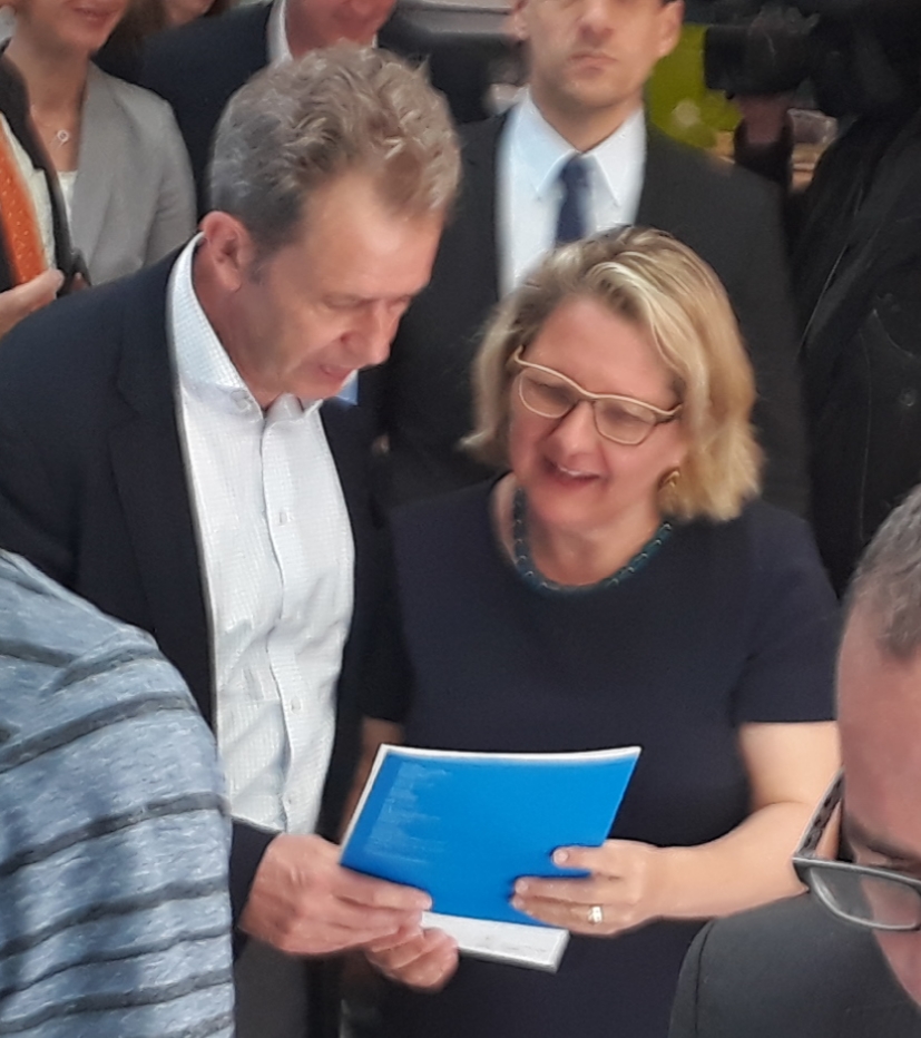 Bundesumeltministerin Svenja Schulze mit Jürgen Kukuk auf den Berliner Energietagen 2019