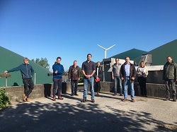 Das Projektteam der HS Flensburg und der BTU Cottbus auf der Biogasanlage in Nordhackstedt